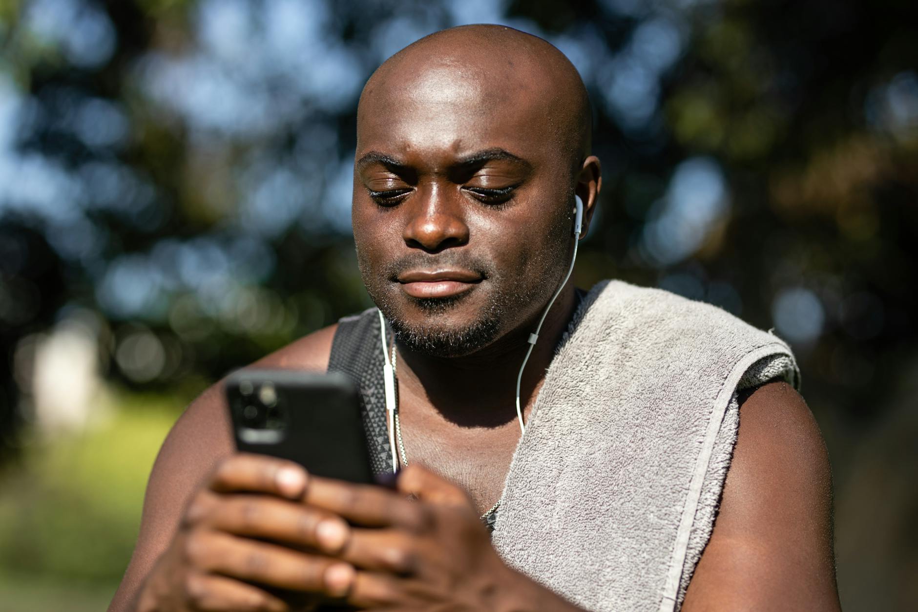 Top Smart Devices Every Athlete Should Consider Using